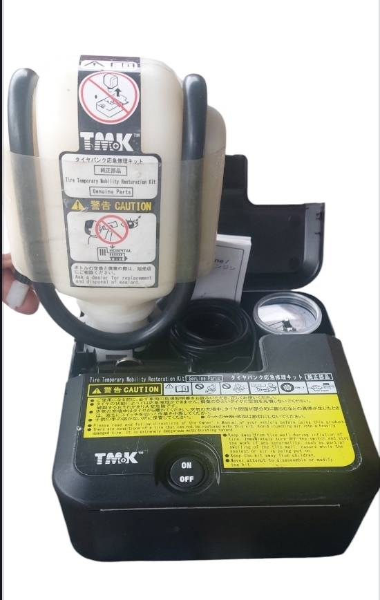 TOYOTA TYRE MOBILITY KIT TYRE PUMP AND SEALANT
