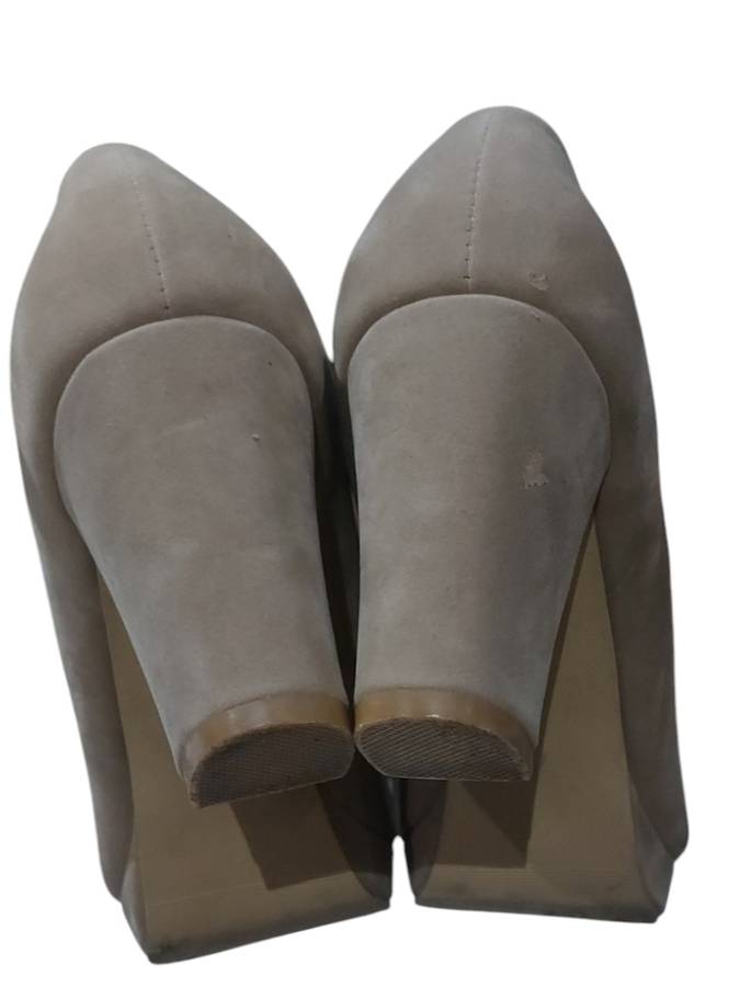 LADIES HIGH HEEL shoe SIZE 7 USED ONCE