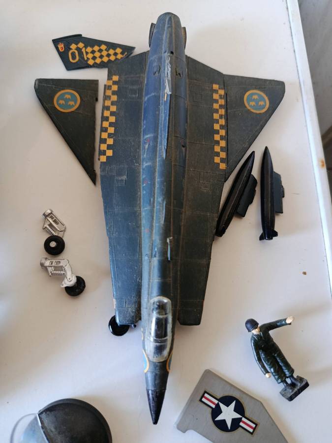 Various Built Model Kits Sold As Spares