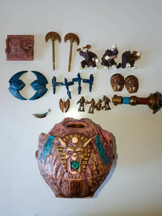 War Planets Heroic Planet Roc Playset Trendmasters 1997