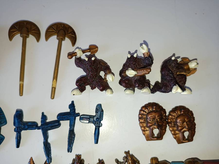 War Planets Heroic Planet Roc Playset Trendmasters 1997