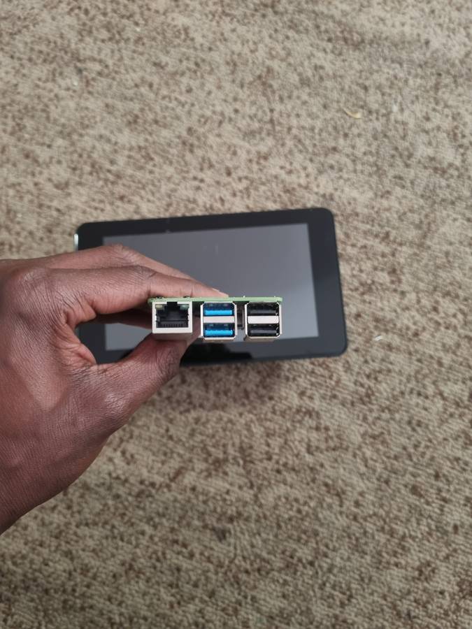 Raspberry Pi 4B 4Gb RAM with 7'' touchscreen display