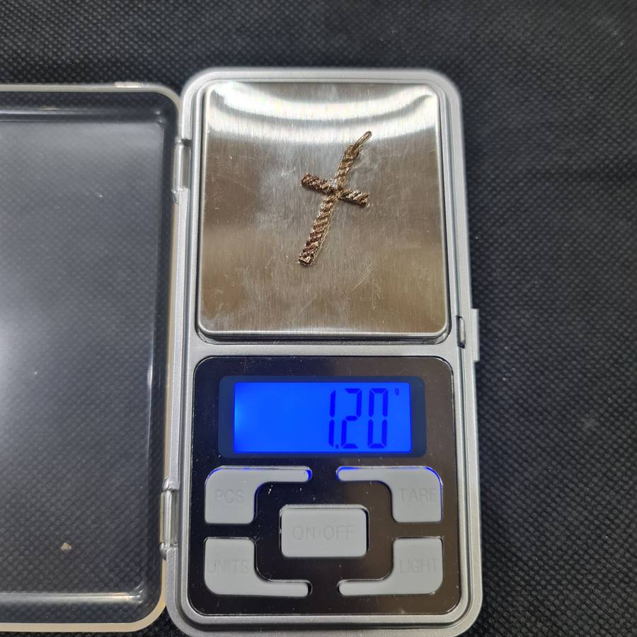 9CT YELLOW GOLD CROSS WITH CZ STONE