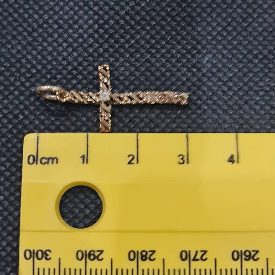 9CT YELLOW GOLD CROSS WITH CZ STONE