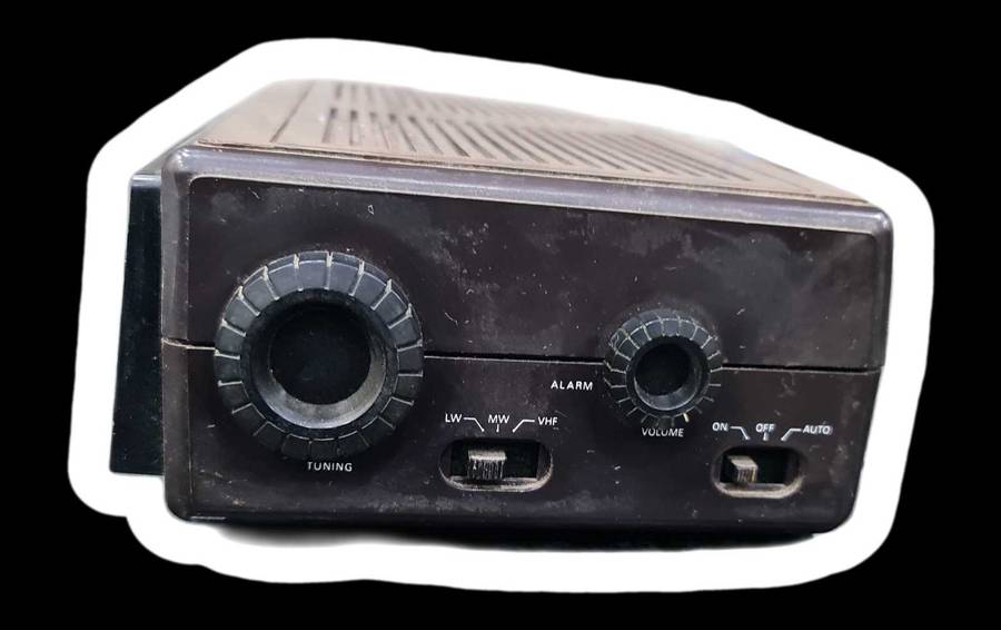 VINTAGE ALARM CLICK RADIO