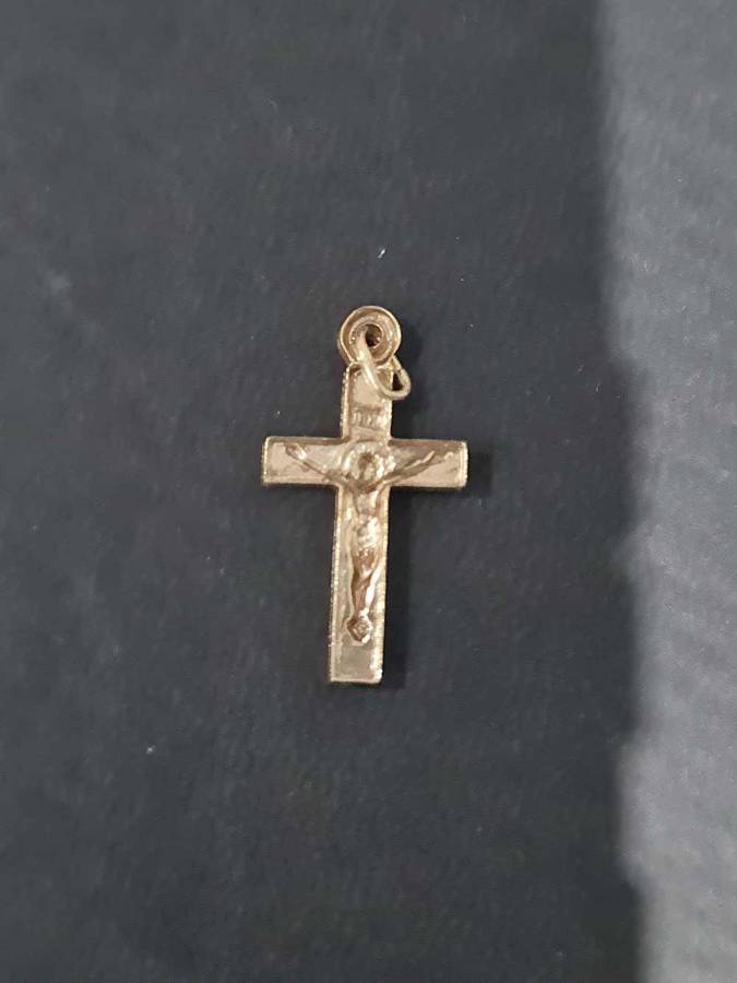 9CT YELLOW GOLD CROSS