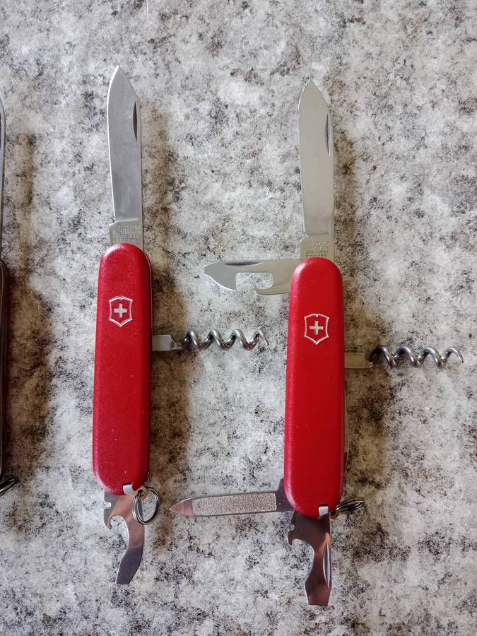 Victorinox pocket knifes X4