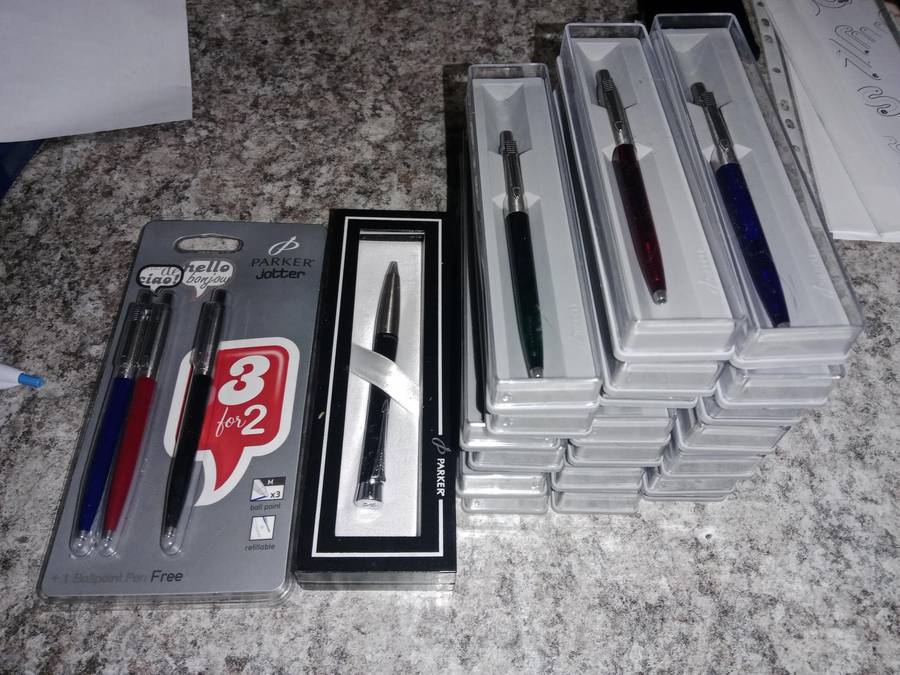 23 PARKER PENS