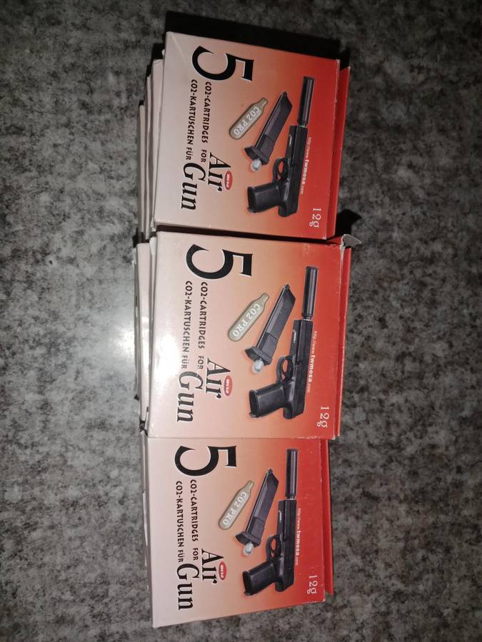 95 x Air gun 12g cartridges