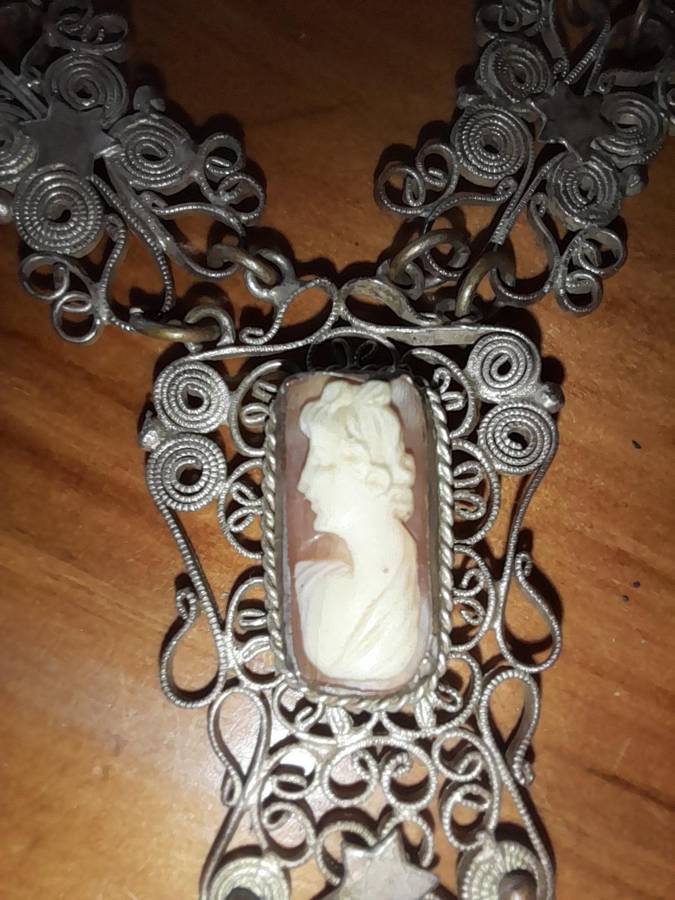 Vintage Coiled Cameo Lavelier Necklace