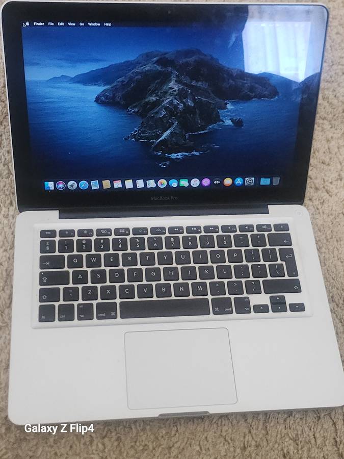 MACBOOK PRO 2012 500gig/4GIG RAM Os Catalina