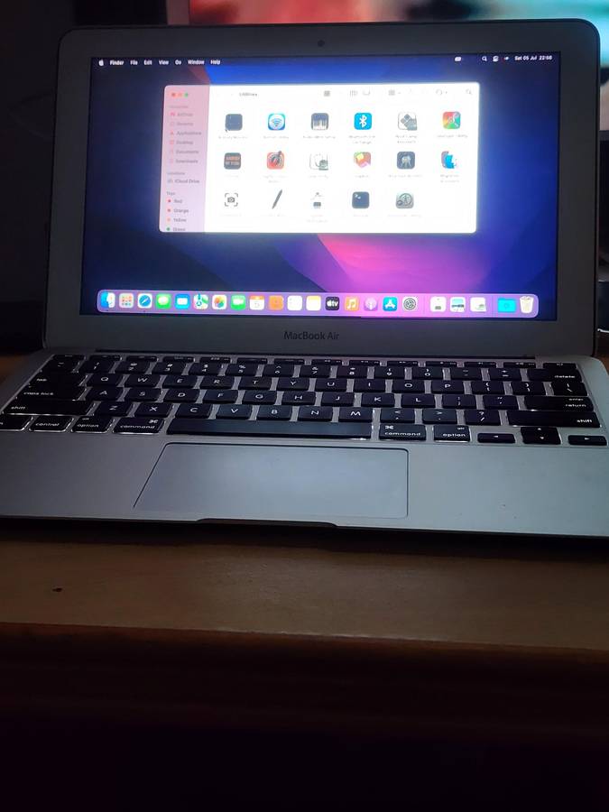 MacBook Air (11-inch, Early 2015) - CORE I5 DUAL CORE OS MONTEREY