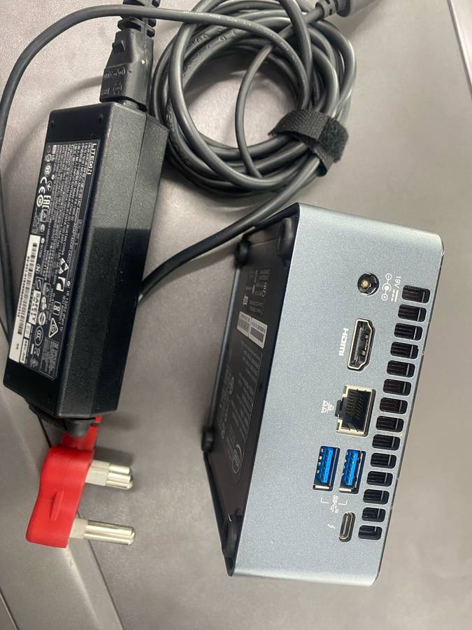 NUC Intel Core i7 8th Gen 256gig nvme 8gig Ram