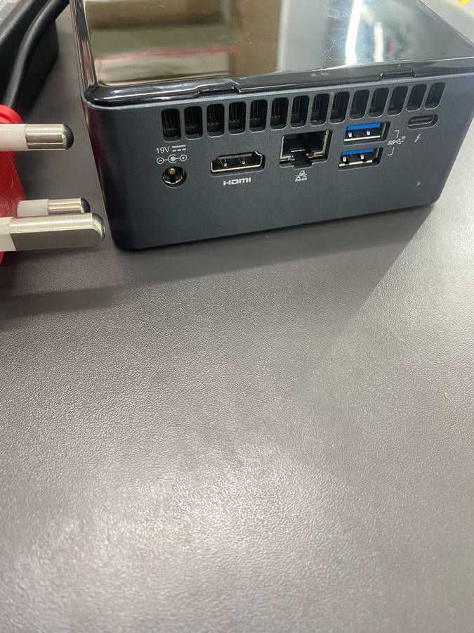 NUC Intel Core i7 8th Gen 256gig nvme 8gig Ram