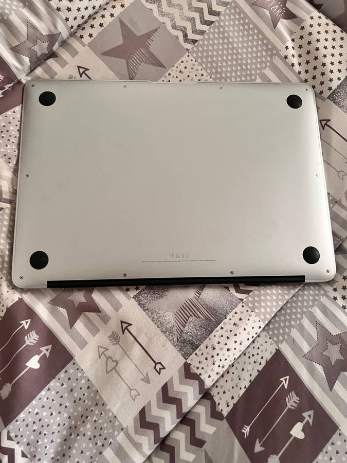 2017 Apple Macbook Air 13' | Intel Core i5, 8GB RAM, 128GB SSD, Mac OS Catalina | Bargain Buy
