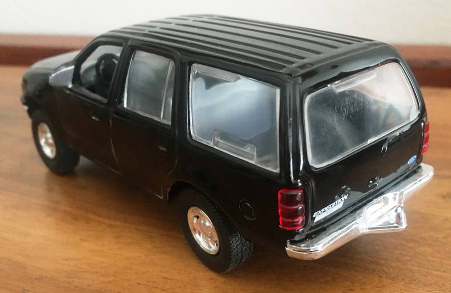 Ford Expidition 2008 NewRay Black 1-43 No Box
