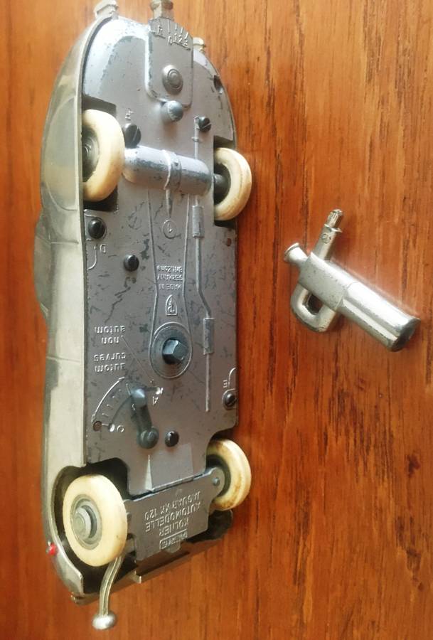 Jaguar XK120 Prameta With Winding Key Lose (Clockwork not working) 1-36 Chrome RARE