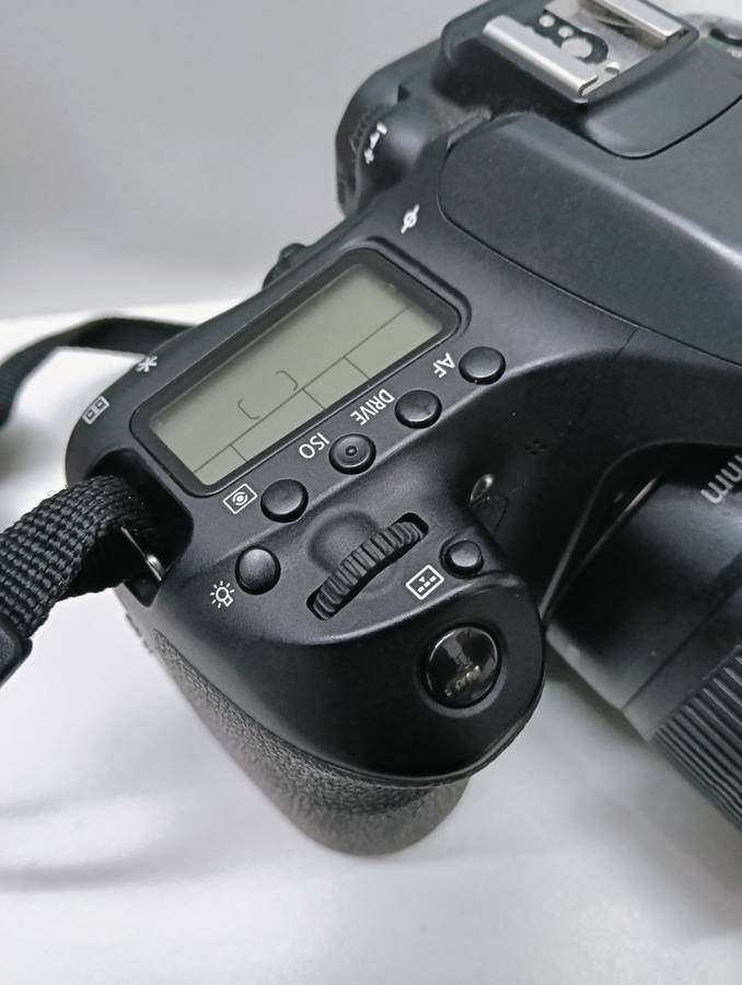 Canon EOS 80D Dslr Camera with a 18-55mm kit lens