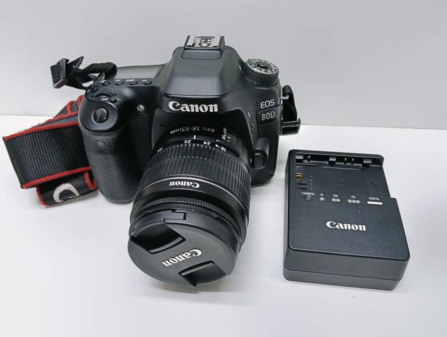 Canon EOS 80D Dslr Camera with a 18-55mm kit lens