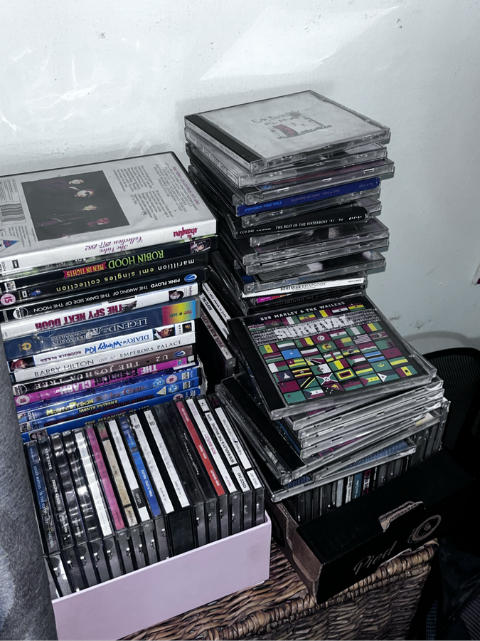 LOT OF CDS