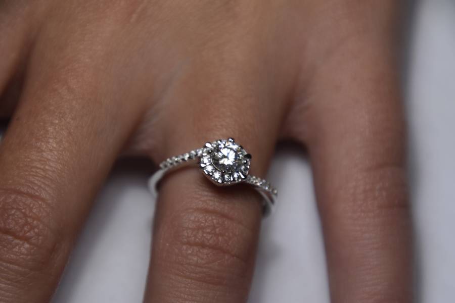 Sterling Silver Ring with 1ct Moissanite, comes with a Certificate of Authenticity