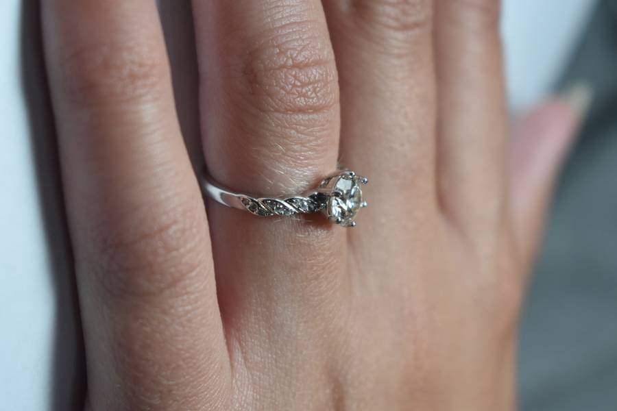 ENGAGEMENT RING!!! With Certificate Of Authenticity