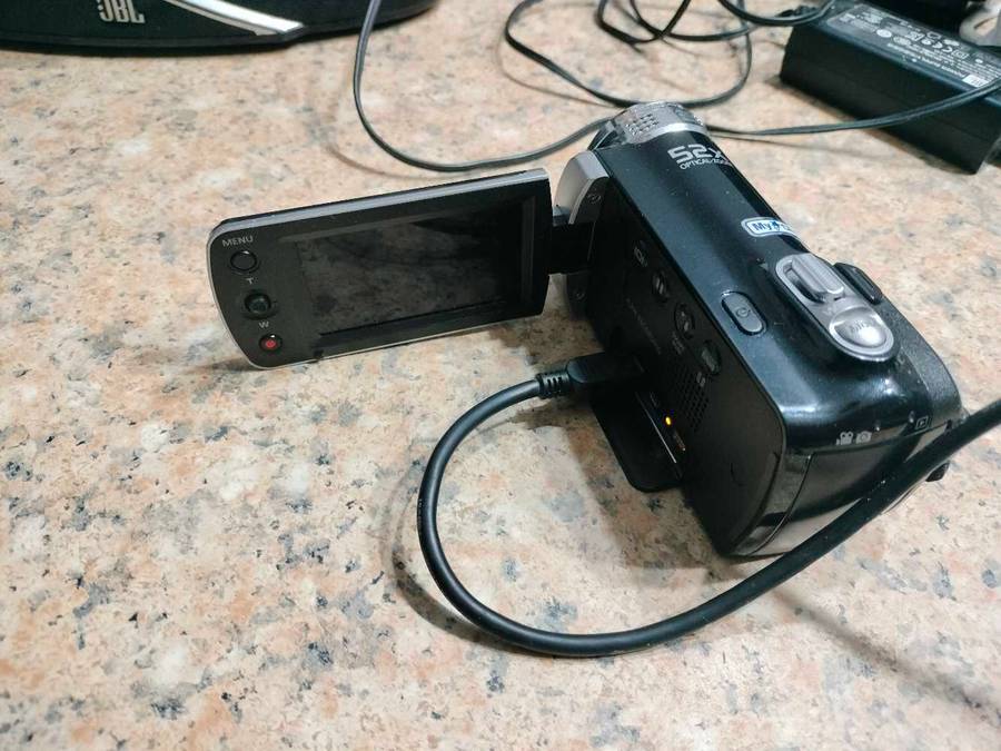 Samsung HMX-F90 Digital Video Camera HD