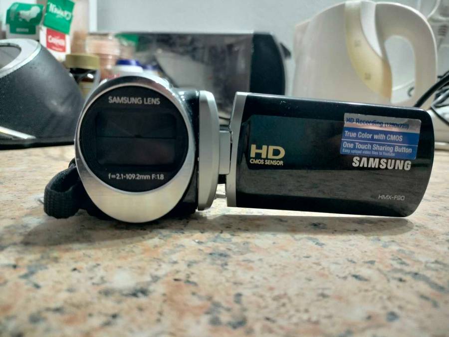 Samsung HMX-F90 Digital Video Camera HD