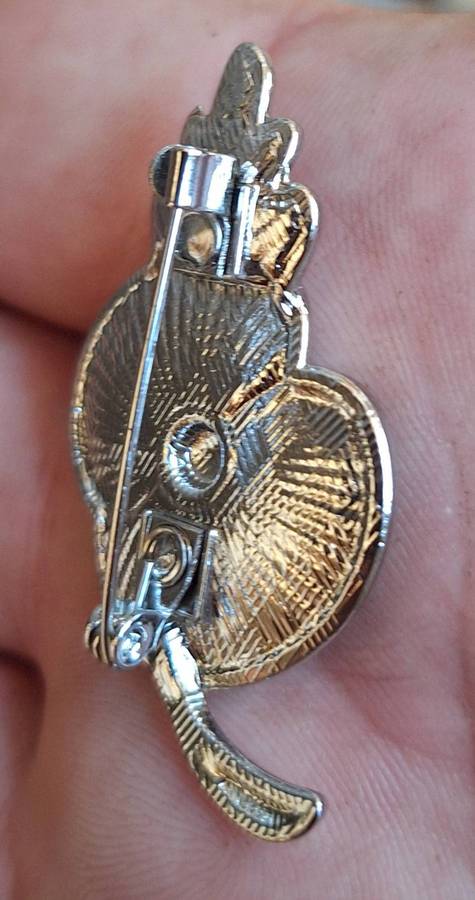 Poppy pin Badge for Remembrance Day