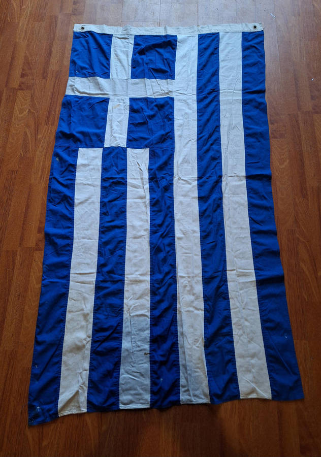 10x Mixed lot of flags for decor