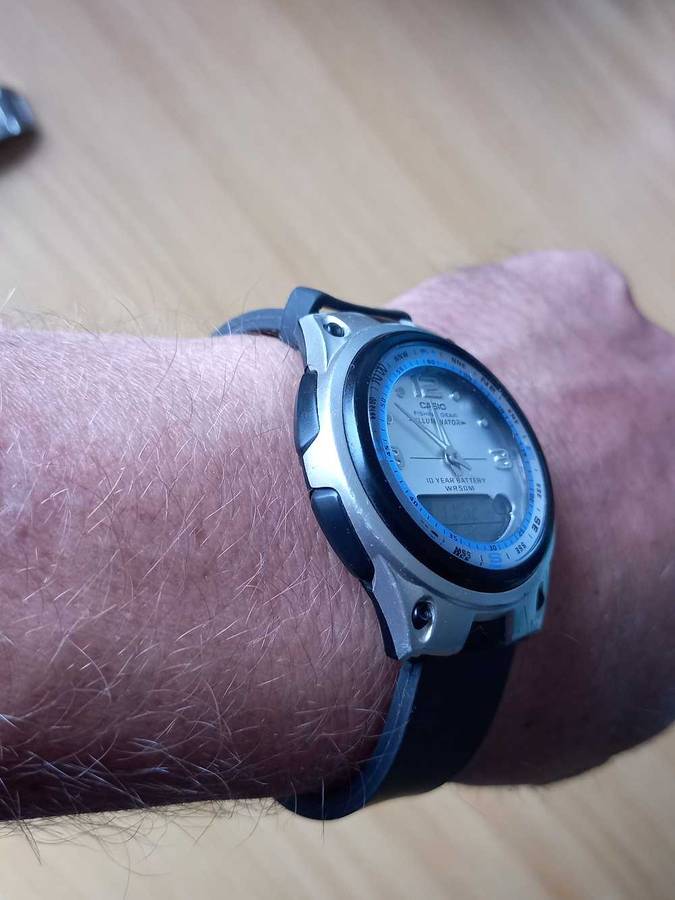 Vintage men's Casio Fishing Gear