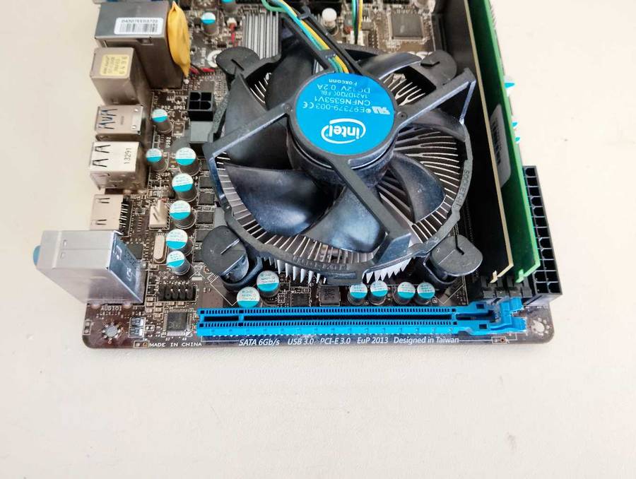 MSI B75 ITX Motherboard Combo**Intel Core i3**3GB Ram**