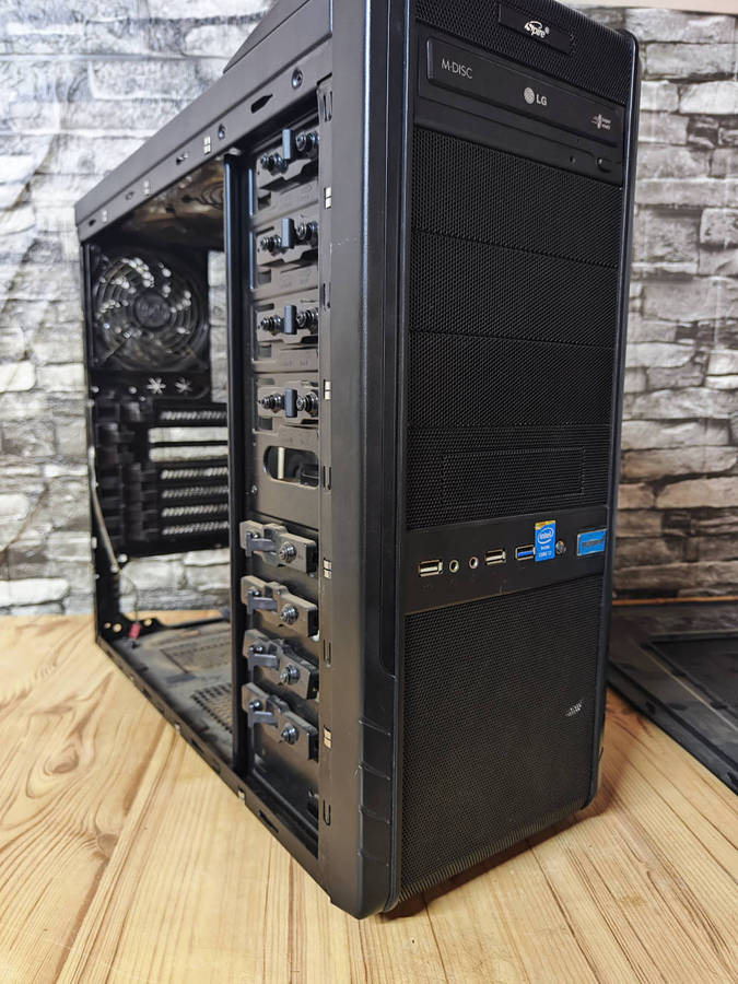 Aspire Gaming Case with 4 x 120mm Fans included