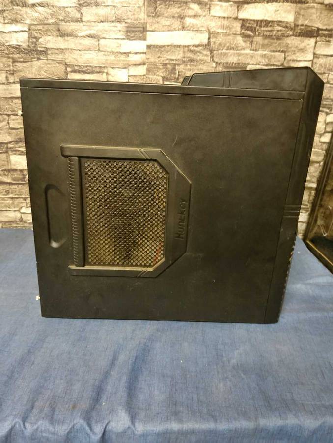 Ryzen 3 2200G PC**8GB DDR4 Ram**500GB HDD**Asus Board