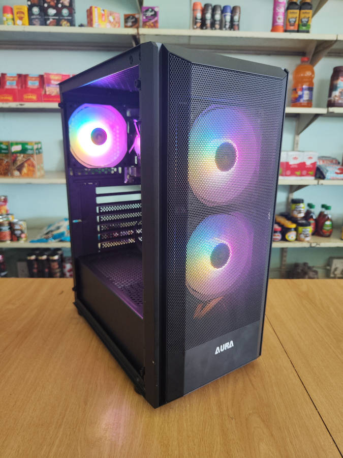 Intel core i7 PC**16GB Ram**500GB SSD**Gaming Aura Case**