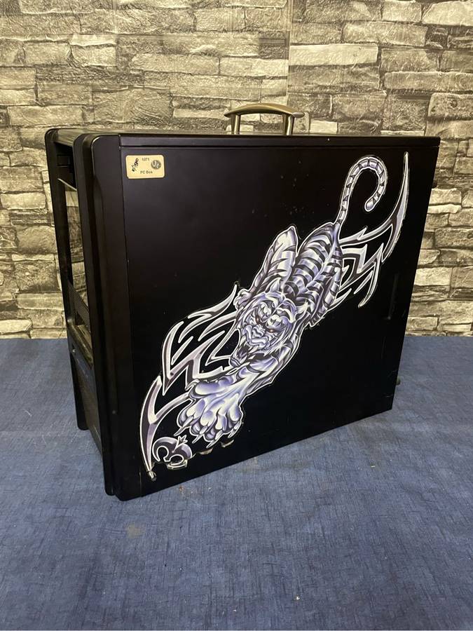 ikonik Cave Man Gaming Case**Power Buttom Cover Missing**