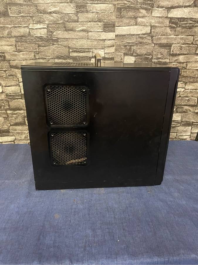 ikonik Cave Man Gaming Case**Power Buttom Cover Missing**