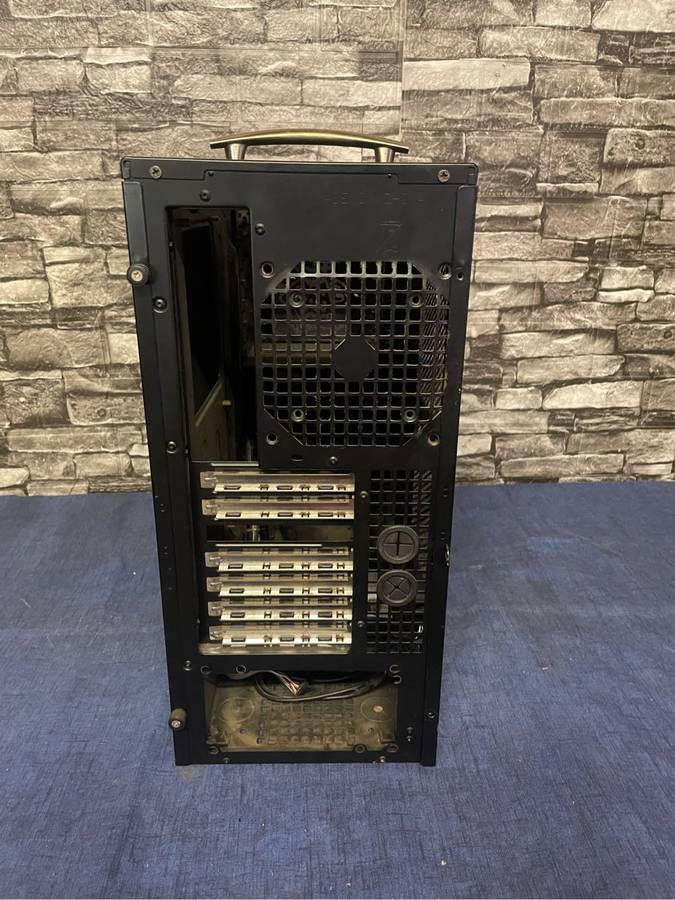 ikonik Cave Man Gaming Case**Power Buttom Cover Missing**