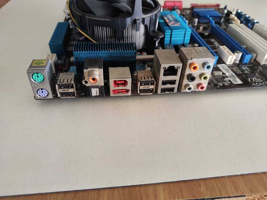 Intel core i7 Combo**12GB Ram**Asus P6T SE Motherboard