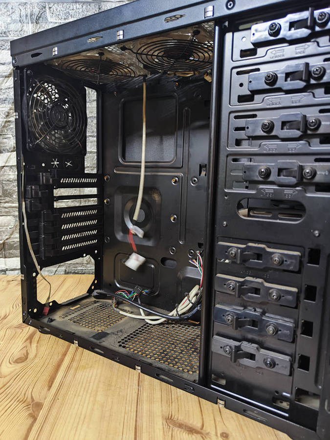 Aspire Gaming Case with 4 x 120mm Fans included