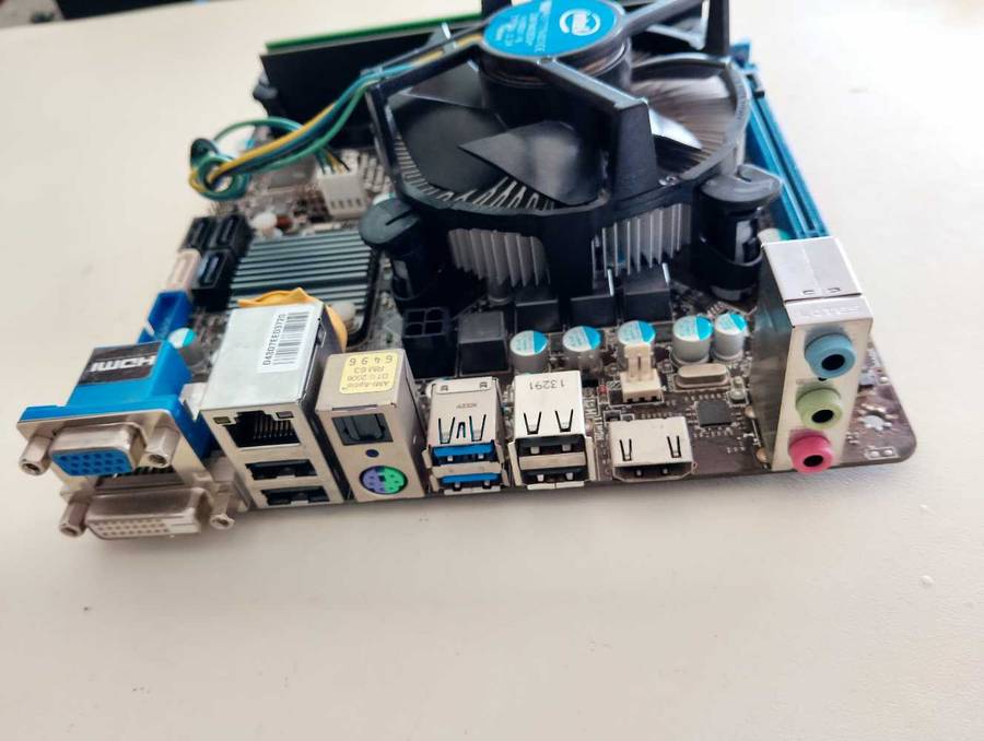 MSI B75 ITX Motherboard Combo**Intel Core i3**3GB Ram**