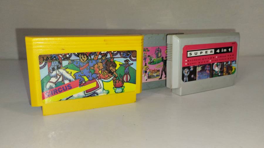 FAMICOM FAMICLONE TV Game Bundle