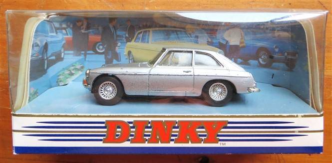 Dinky MGB GT 1965 in Box - 1:43 - Paint with display damage see pics
