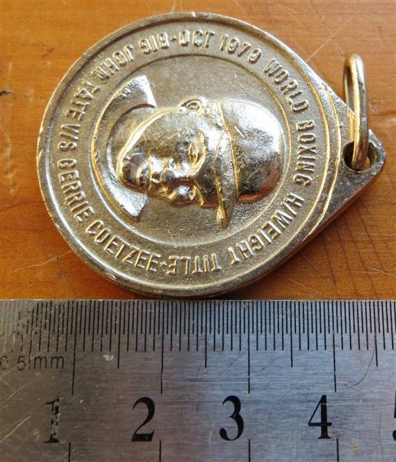 1979 World Heavyweight Boxing Title Fight - Gerrie Coetzee & Big John Tate Medallion