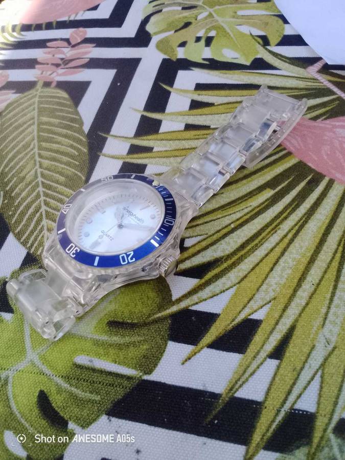 Synergy health quartz watch