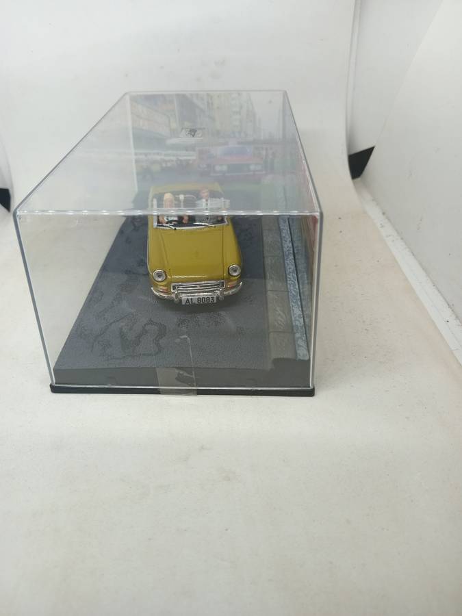 007 MGB - The man with the golden Gun -  scale 1/43. Sealed. with book