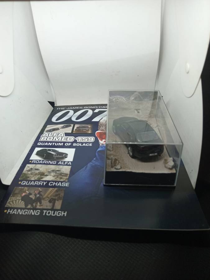 007 Alfa Romeo 159  - Quantum of Solace - scale 1/43. Sealed. With Book