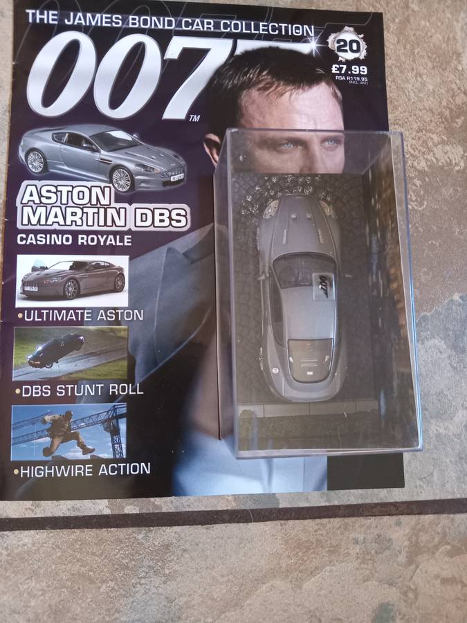 007 Aston Martin DBS - Casino Royale - scale 1/43. Sealed. With Book