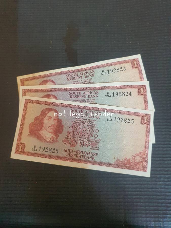 3 Sequential Tw De Jongh  3rd Issue Eng/Afr One Rand Banknotes (B594)