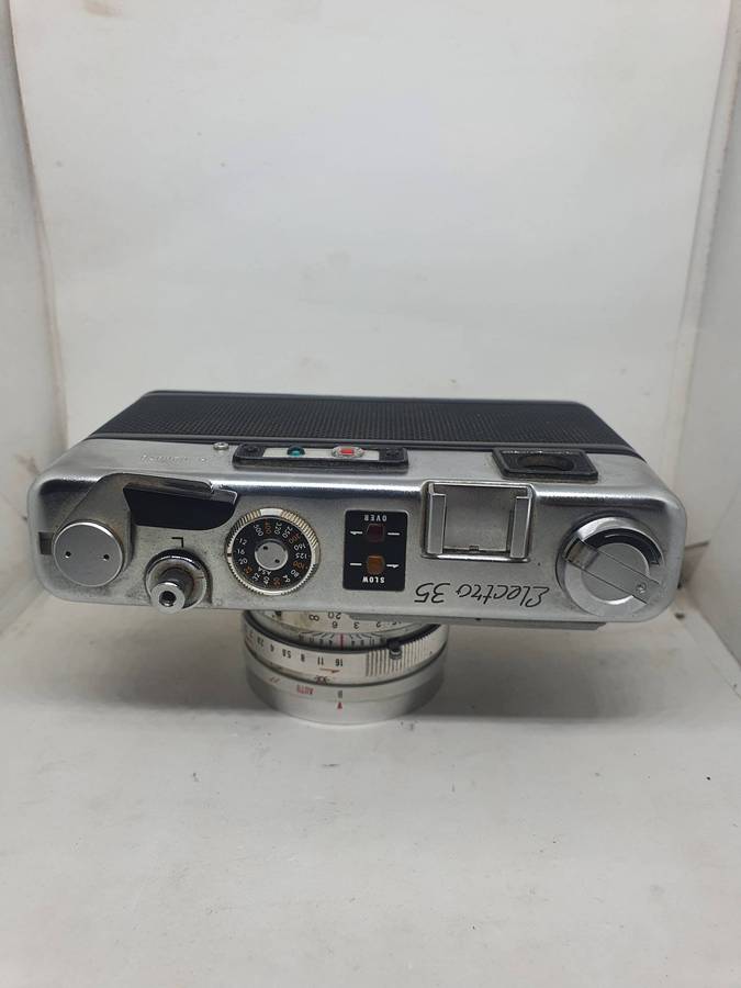 Yashica G Electro 35 Range Finder camera in original case. Works